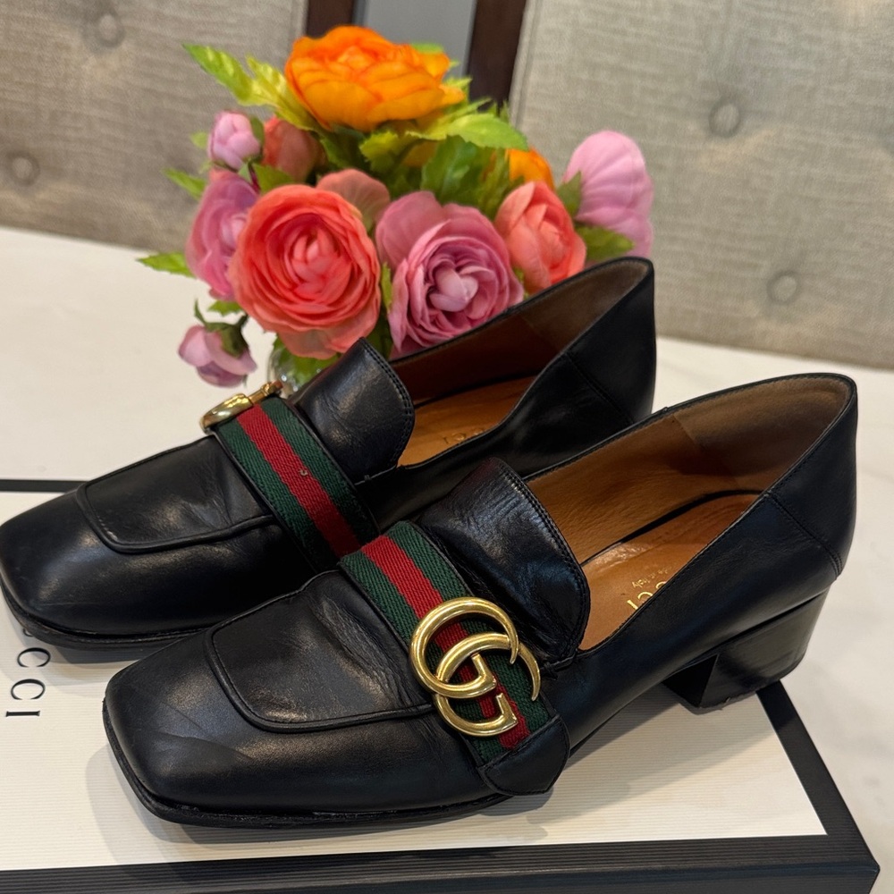 Authentic Gucci Women's Black Leather Loafers with Green and Red Stripes - Picture 3 of 15